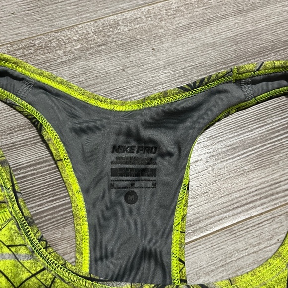 Nike Pro sports bra - Picture 2 of 3